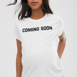 Maternity t-shirt with coming soon